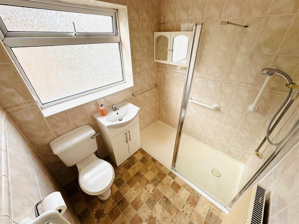Family Shower Room