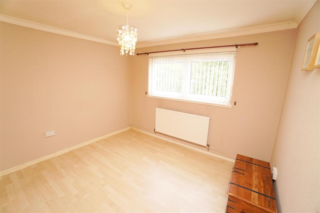 bedroom2.jpg