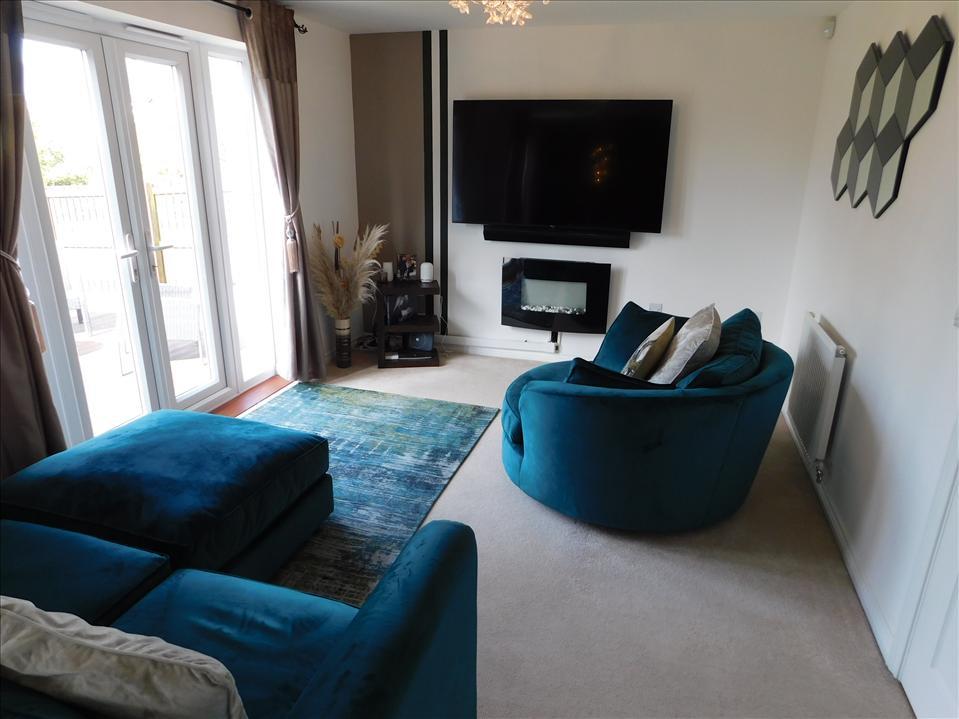 Lounge/Dining Room