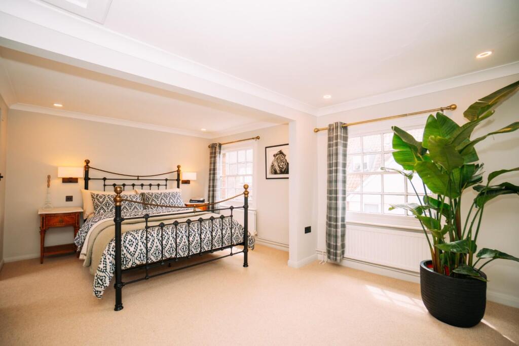 13 Southgate Street [Bedroom One] 01.jpg