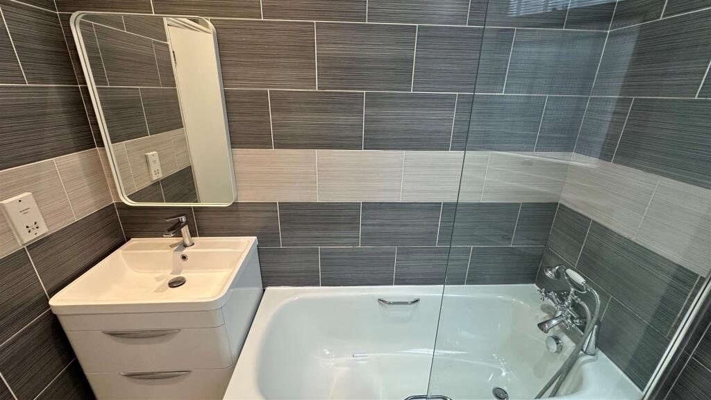 Bathroom - Eden Harper.jpg