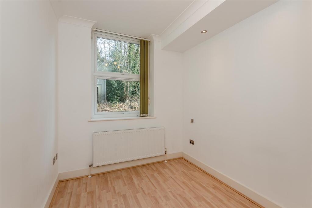 8637160-interior01.jpg