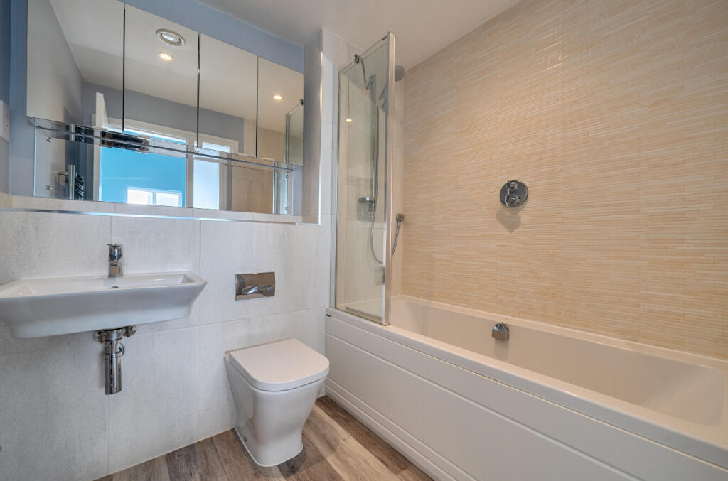 1369851768f0de6bbdc8c