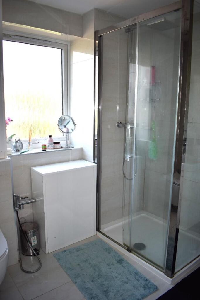 Bathroom.JPG
