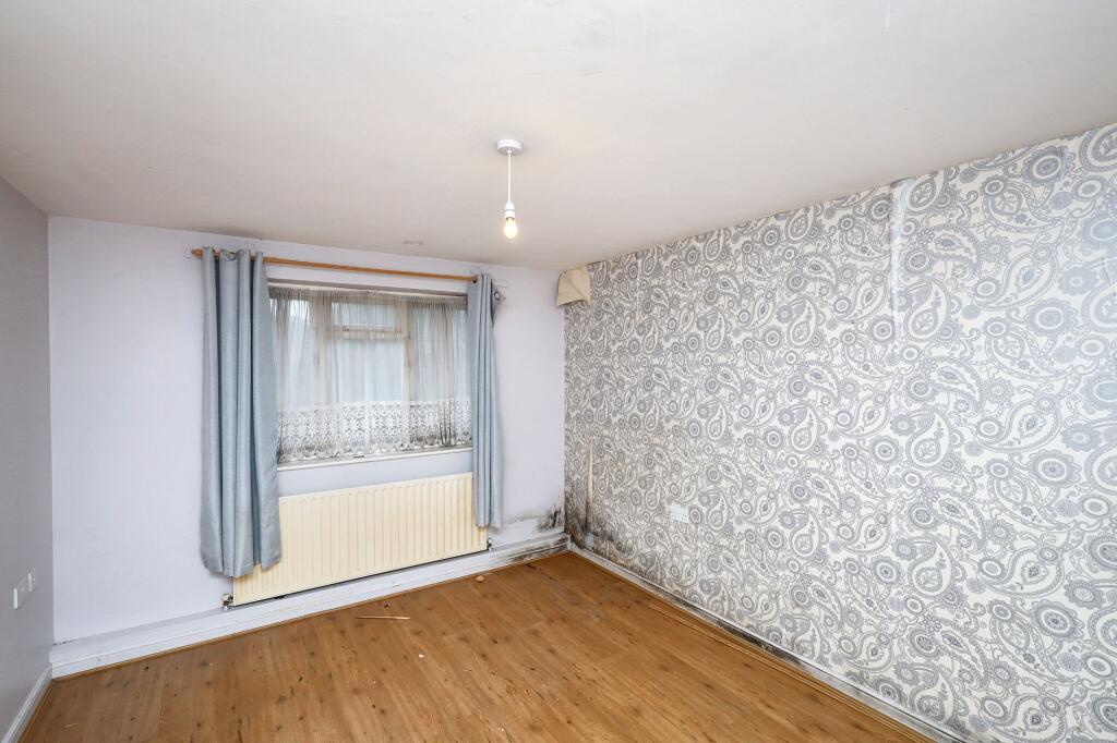 3 Pond Lees Close, Dagenham, RM10 9BQ