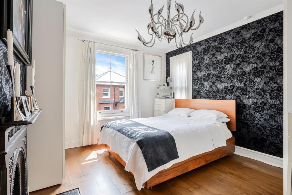 LADBROKE ROAD (15).jpg