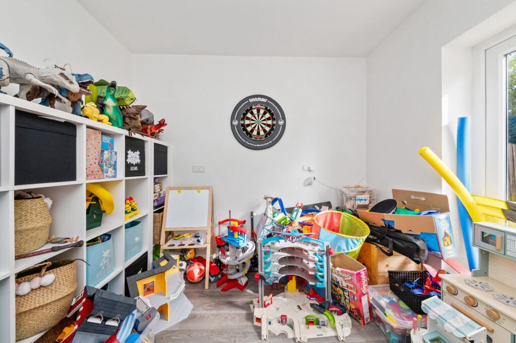 PLAY ROOM/STUDY