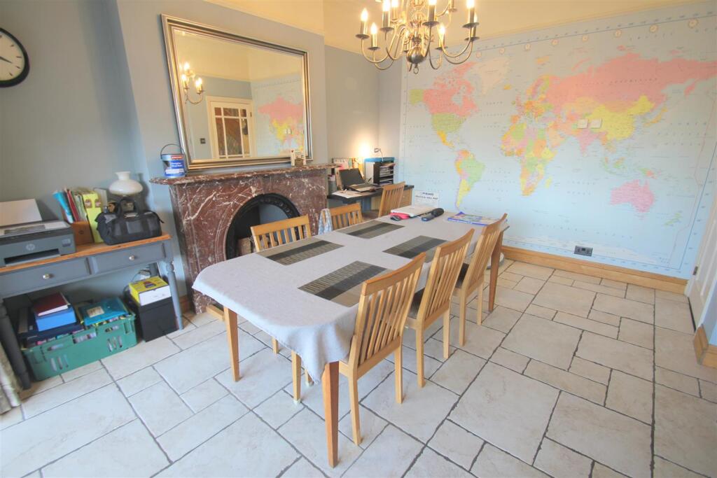 Dining Room (7).JPG