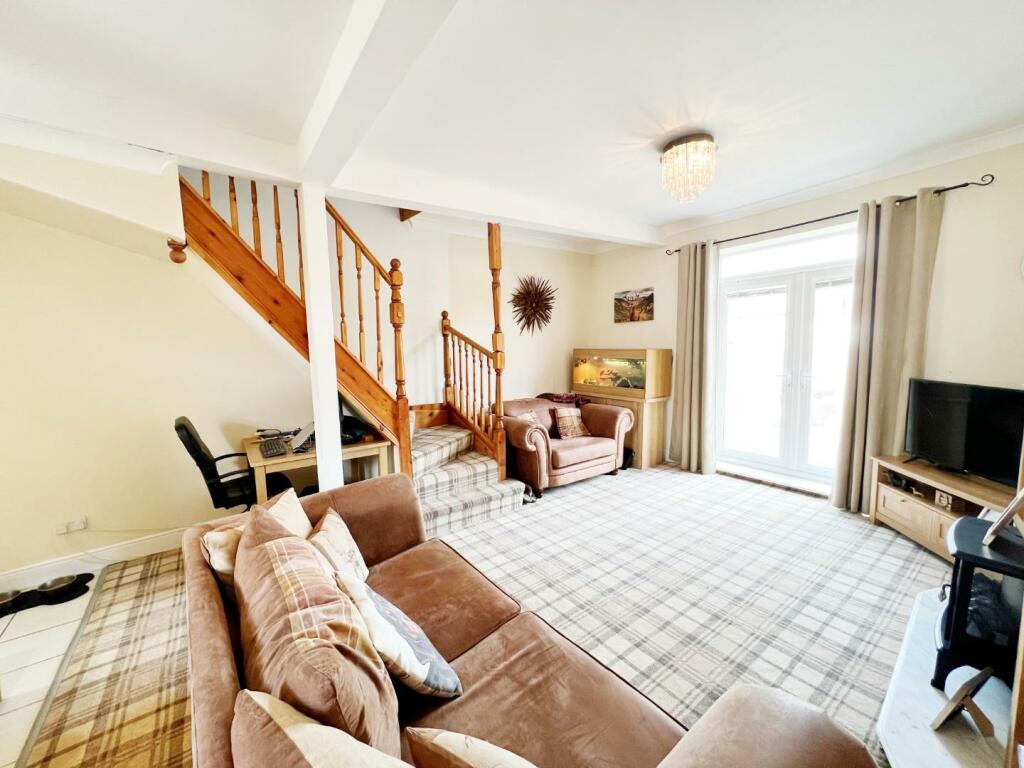 Lounge pic 2.jpg