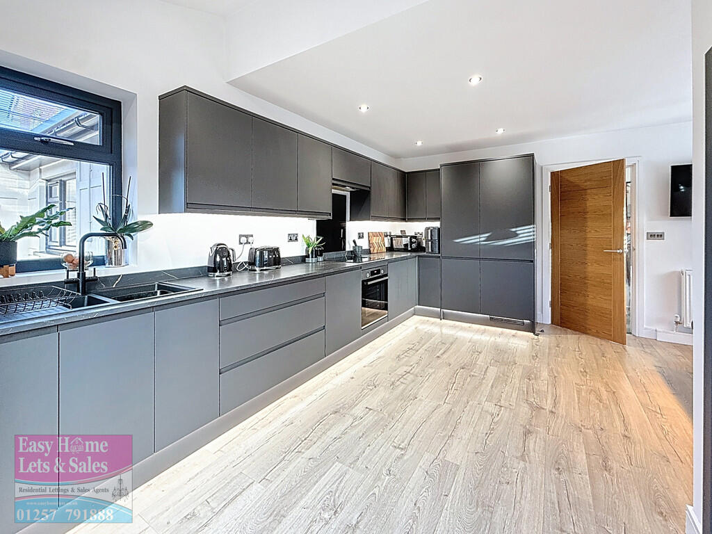 Kitchen/Dining Ro...