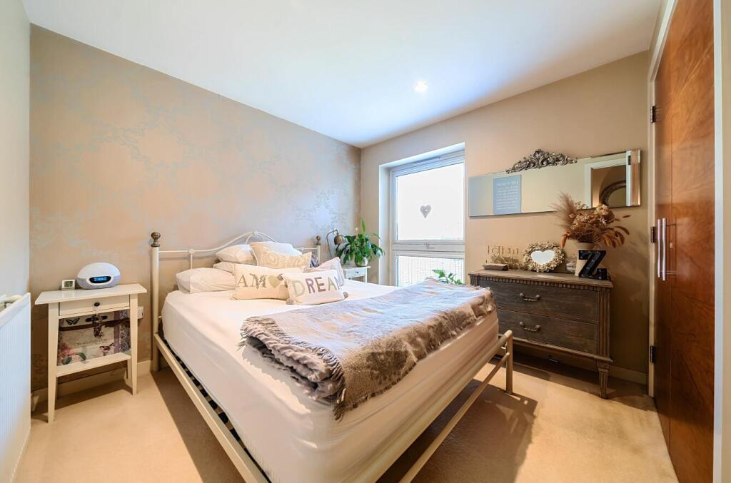 Davidson Frost-Wellings, DFW, Regency Court, Bed.j