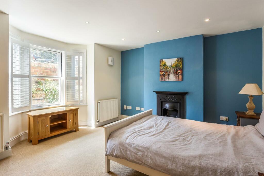 70904_Orwell Villa (14)_low.jpg
