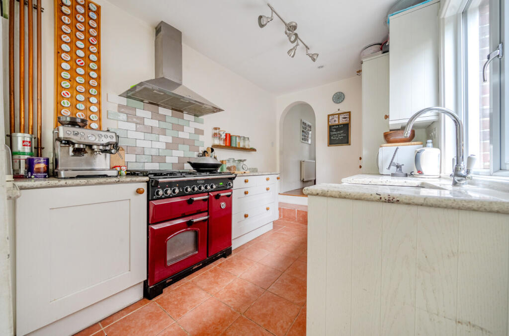 1349346-27-68b830...