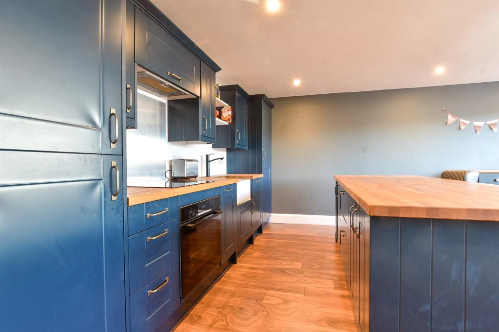 Kitchen / Lounge / Diner