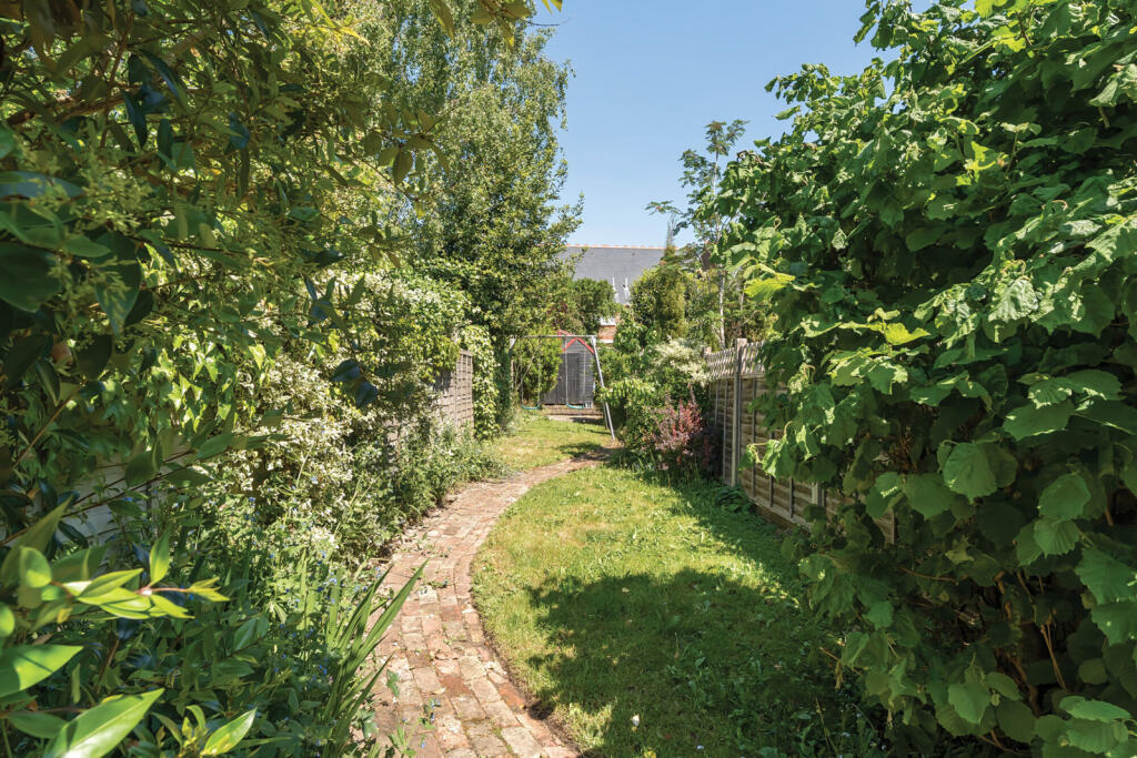 4-68237018899b9-1...