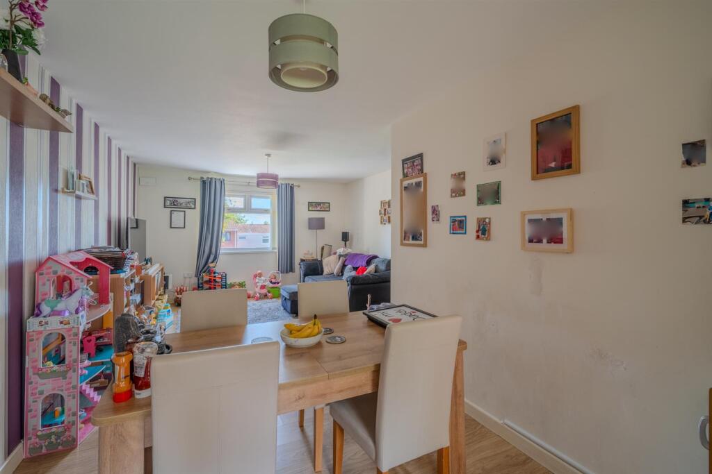 80 Wye Court-13.jpg