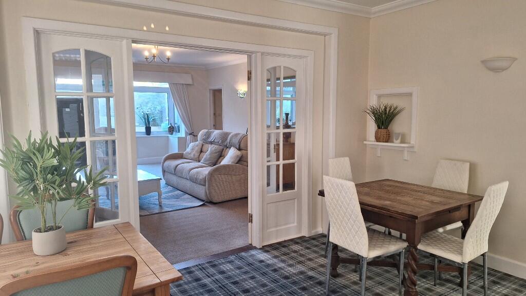 Dining into lounge