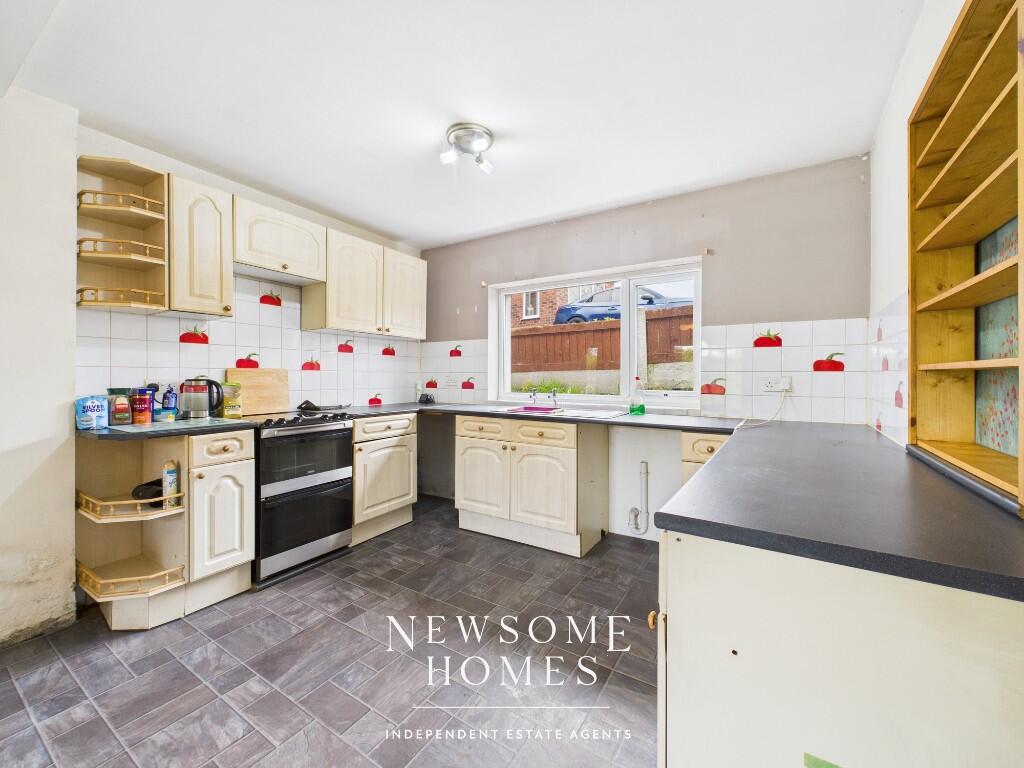 Kitchen/ Dining Room