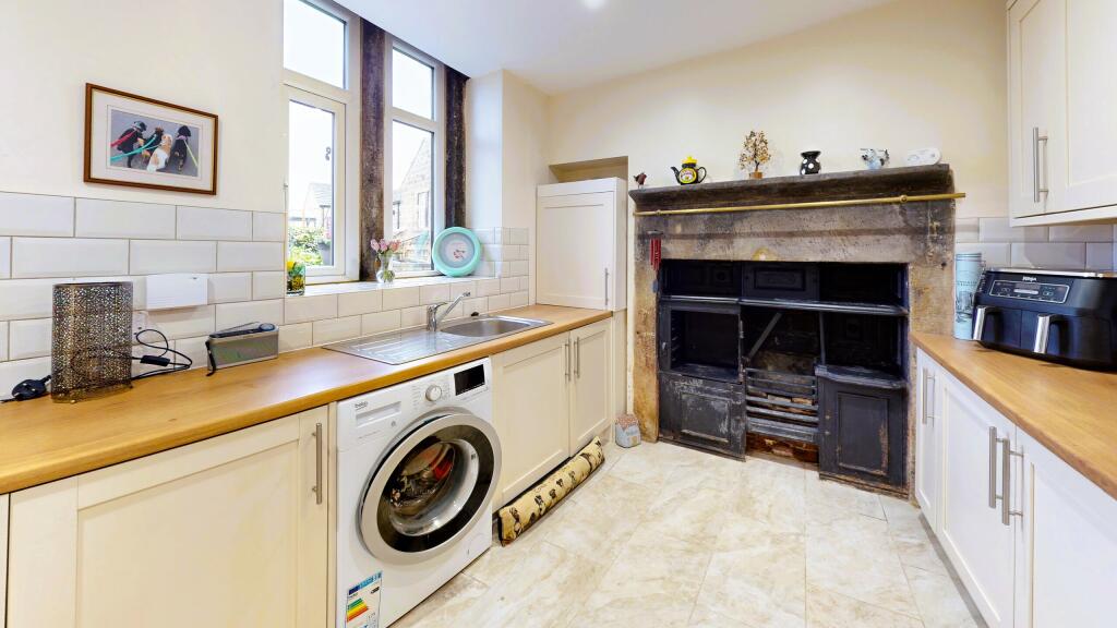 The-Hollies-Kitchen 1