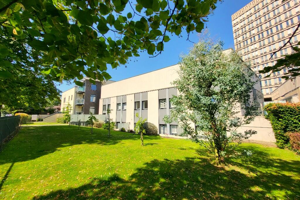 Gardens &amp; Frontage