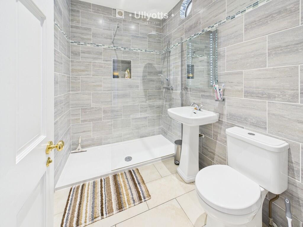 Ensuite