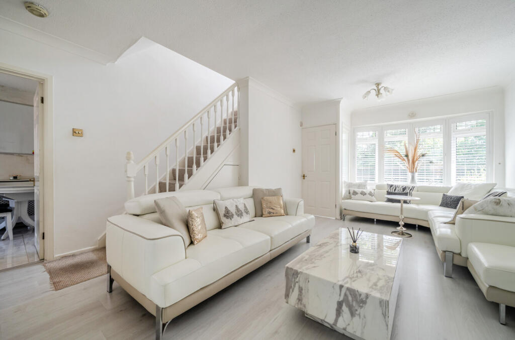 1335751-12-6895fe...