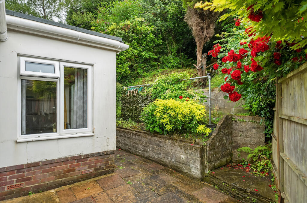 1305983-33-684163...