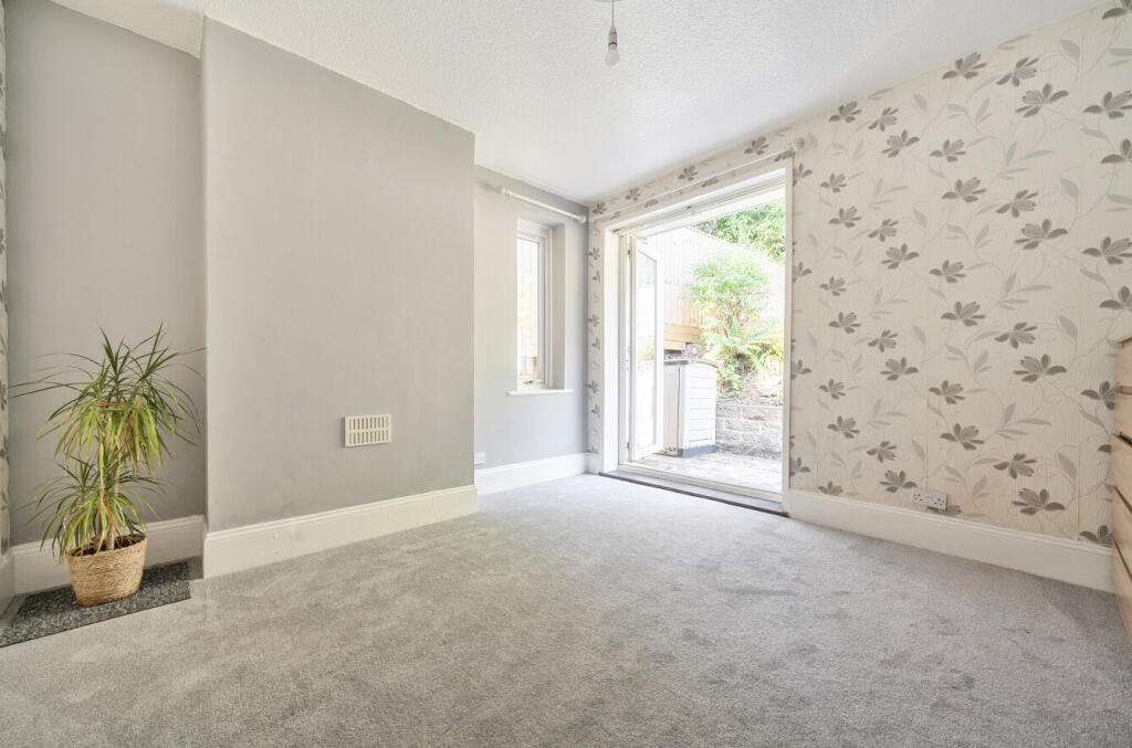 1336671-7-6899bba...