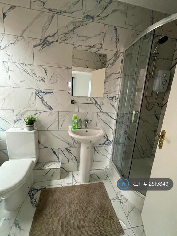 Room 3 Ensuite  Bathroom