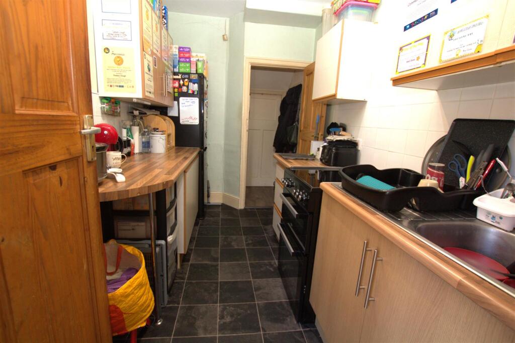 KITCHEN REVERSE ANGLE.jpg