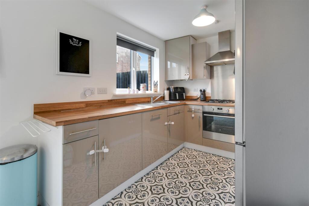 KITCHEN DINING