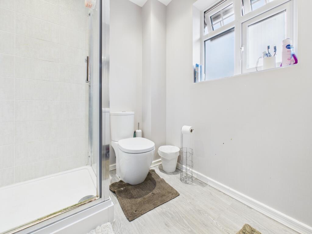 CAM03729G0-PR0132-STILL038