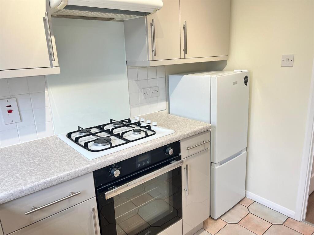 Kitchen 4.jpg
