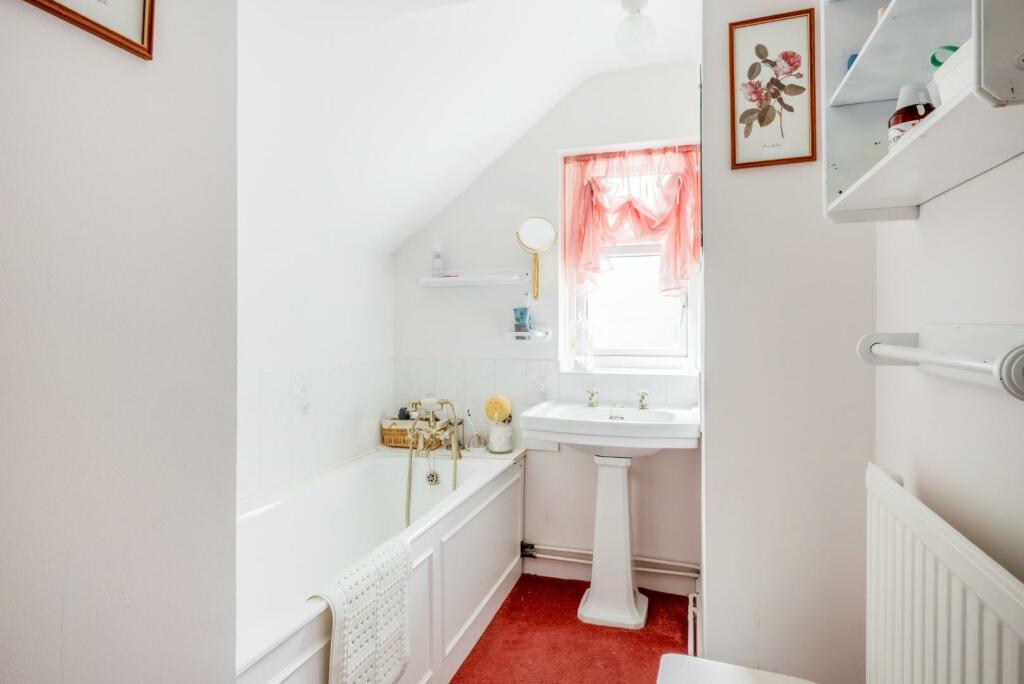 8a Woodside Close-19.jpg