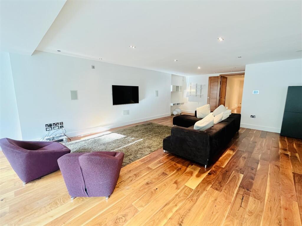 Living Area 2