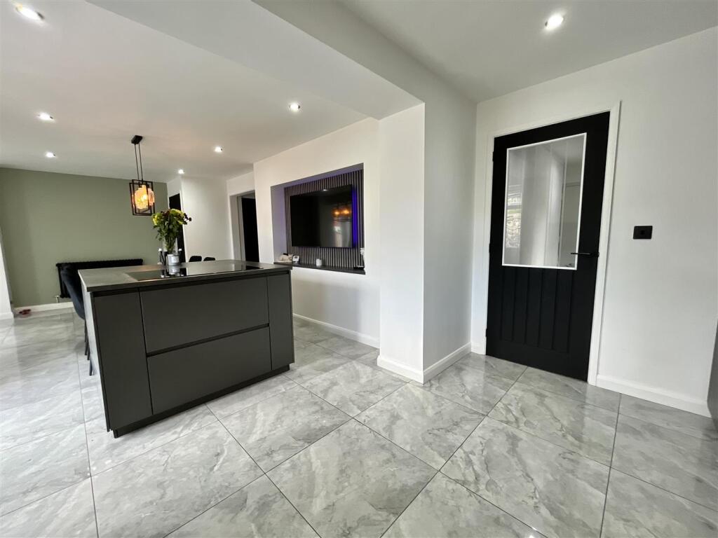 Open Plan Kitchen/ Diner