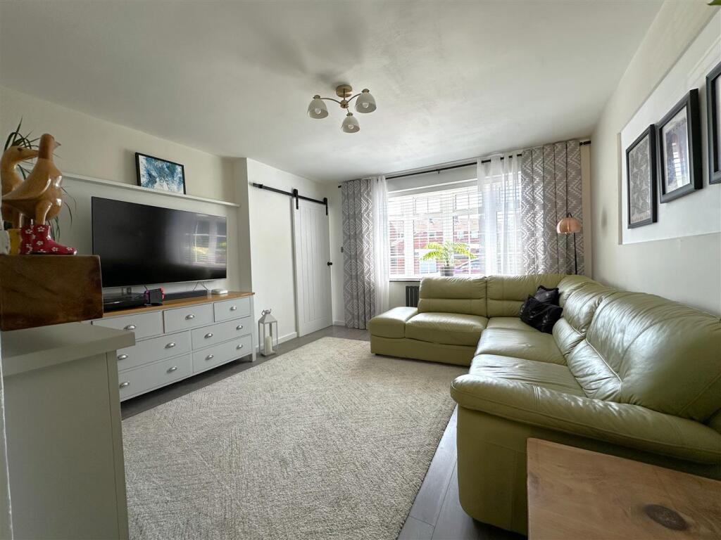 Large Living Room 836