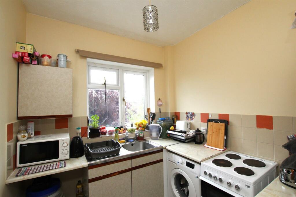Willingham Court - FFF - Kitchen.JPG