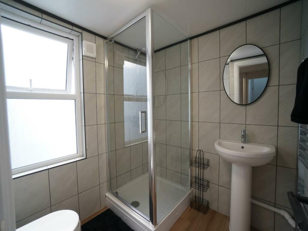 Bathroom.JPG
