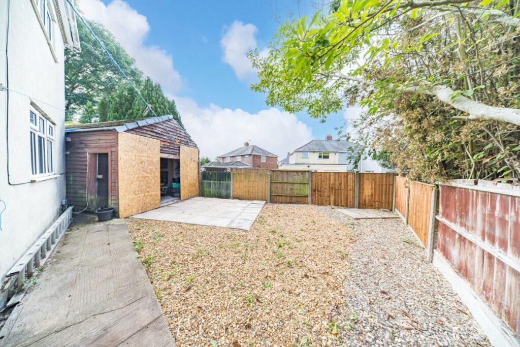 31 Windsor Road garden.jpg