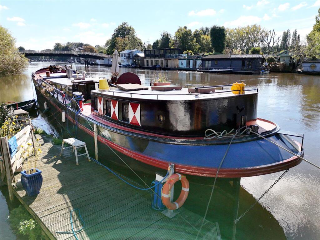 Hekja, Hampton, TW12