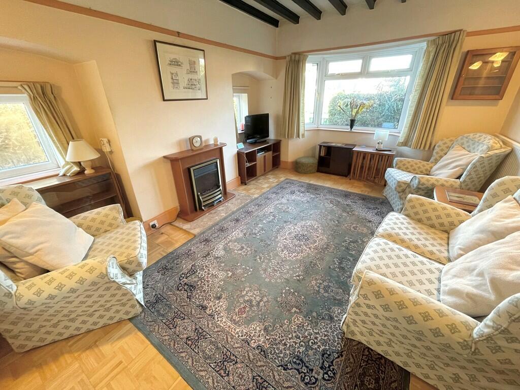 29 Knightscroft A...