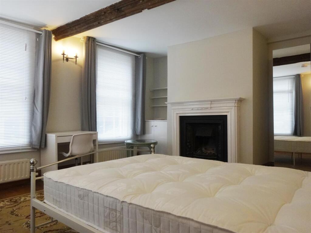 bed 2 (2).JPG
