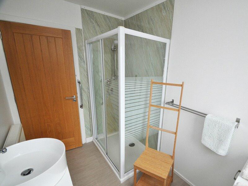 1 Bed Sc Shower Room