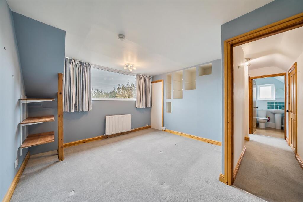 16 Nethercroft Drive, Packington