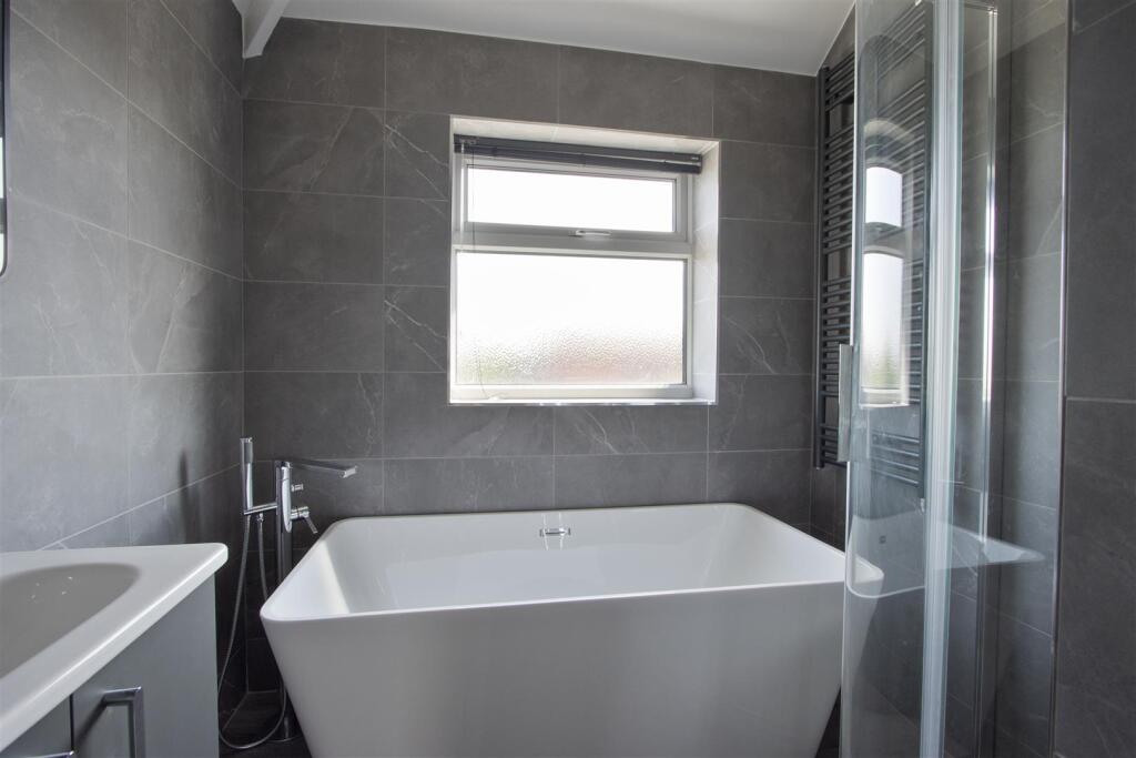 Re-Fitted Family Bathroom