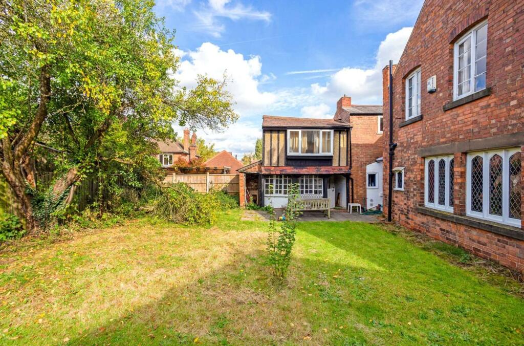 Muskegon, Lime Grove Avenue, Chilwell, Nottingham, NG9 4AR