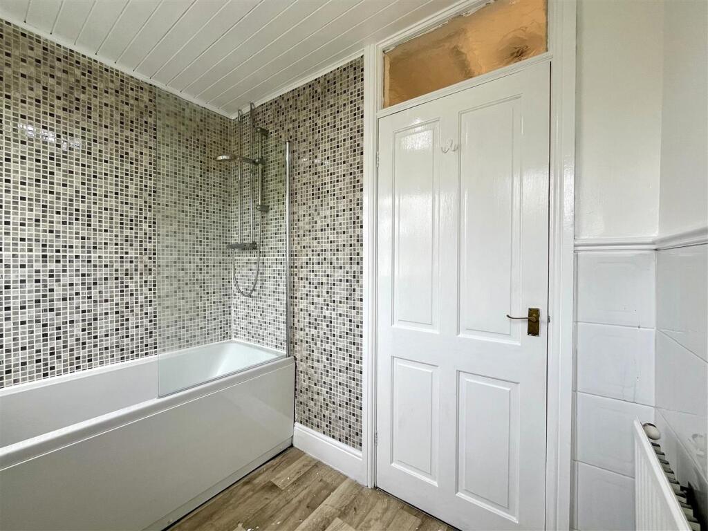 Bathroom Aspect 2