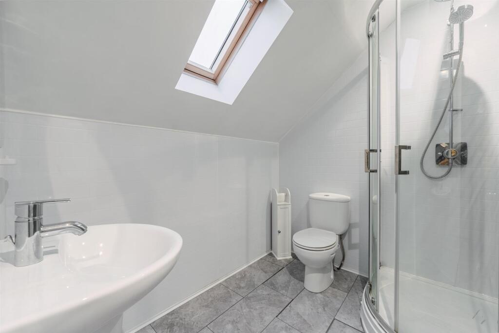 2 Oakfield Mews-4.jpg