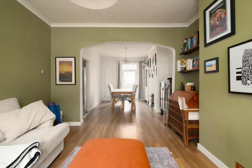 31 Battersea Road, BS5--8.jpg